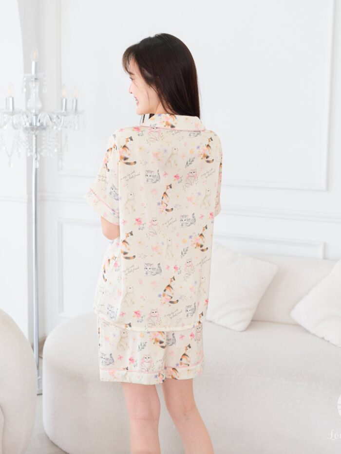 ชุดนอน LovelyNight แขนสั้น-ขาสั้น Floral Cats A19 - Image 3