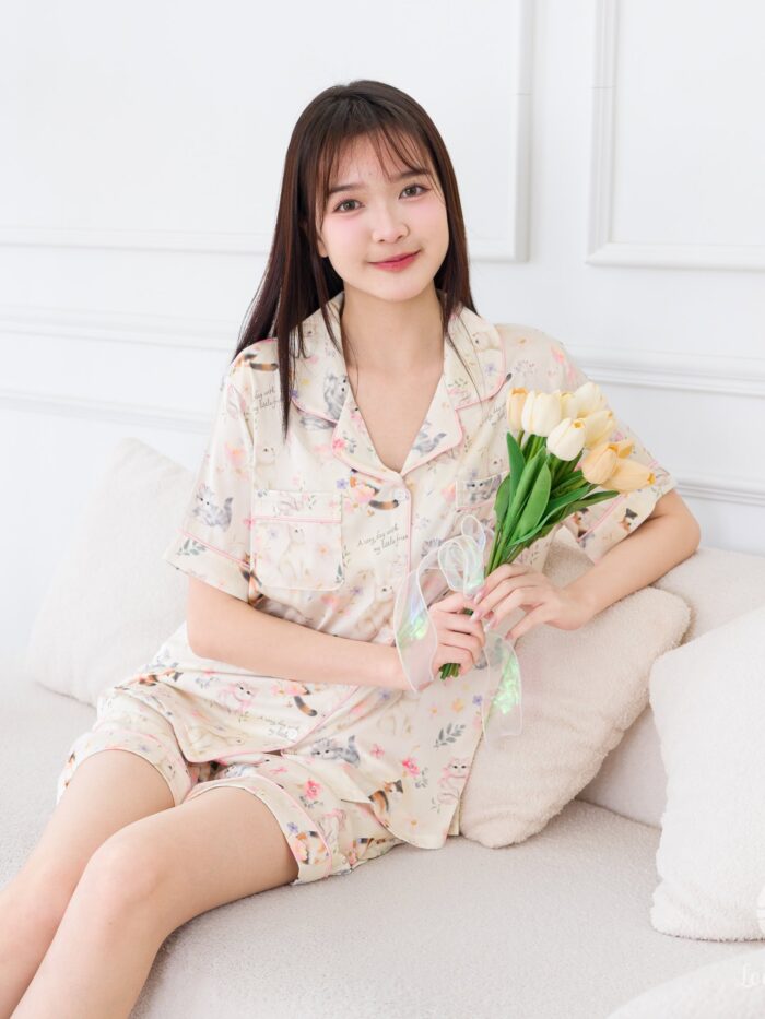 ชุดนอน LovelyNight แขนสั้น-ขาสั้น Floral Cats A19 - Image 4