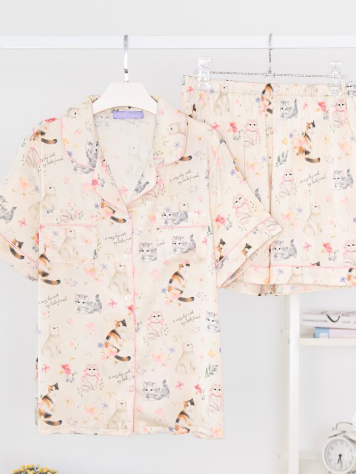 ชุดนอน LovelyNight แขนสั้น-ขาสั้น Floral Cats A19 - Image 8