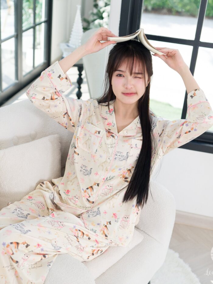 ชุดนอน LovelyNight แขนยาว-ขายาว Floral Cats B19 - Image 4
