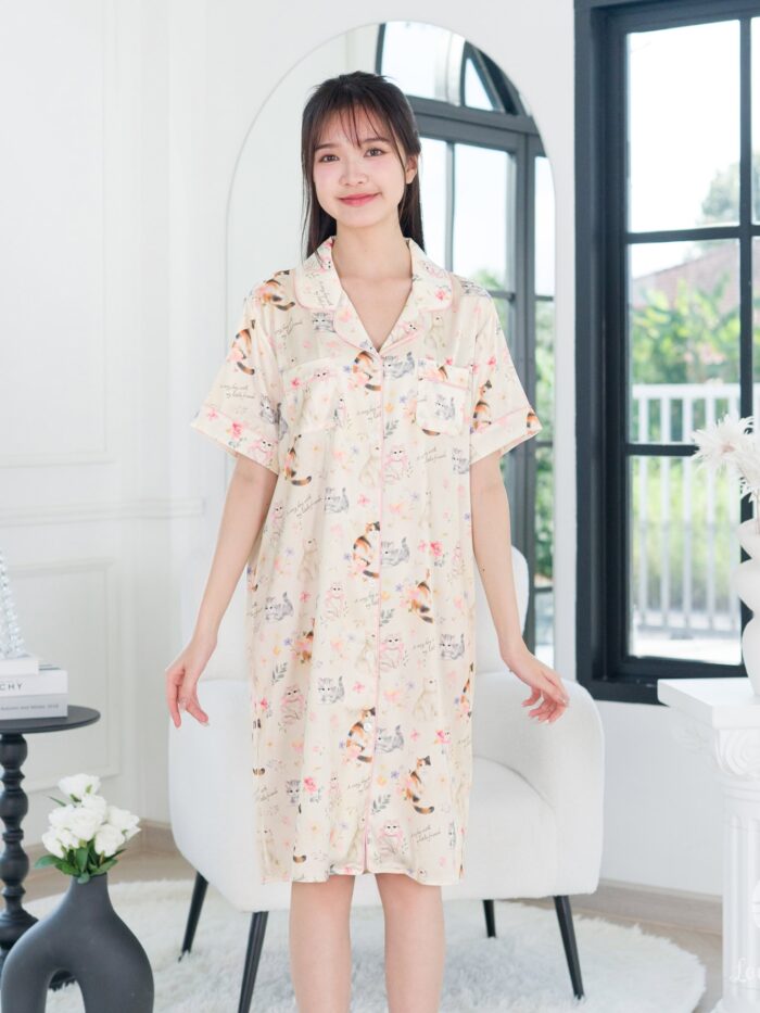 ชุดนอน LovelyNight กระโปรง Floral Cats C19