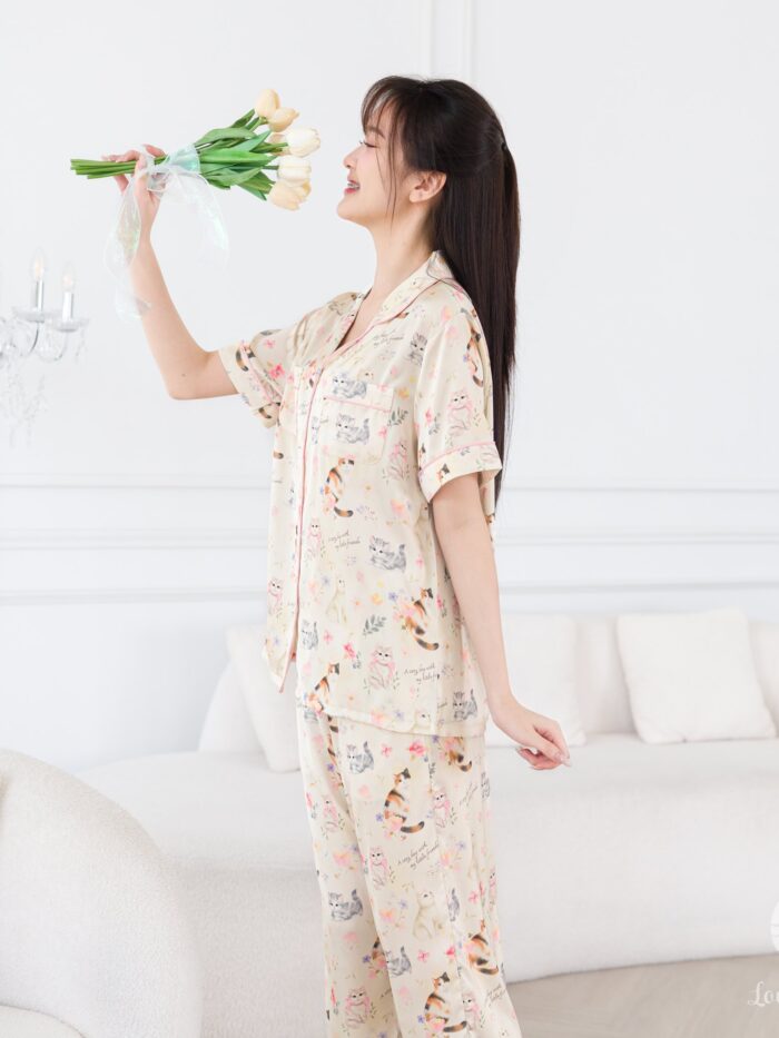 ชุดนอน LovelyNight แขนสั้น-ขายาว Floral Cats D19 - Image 3