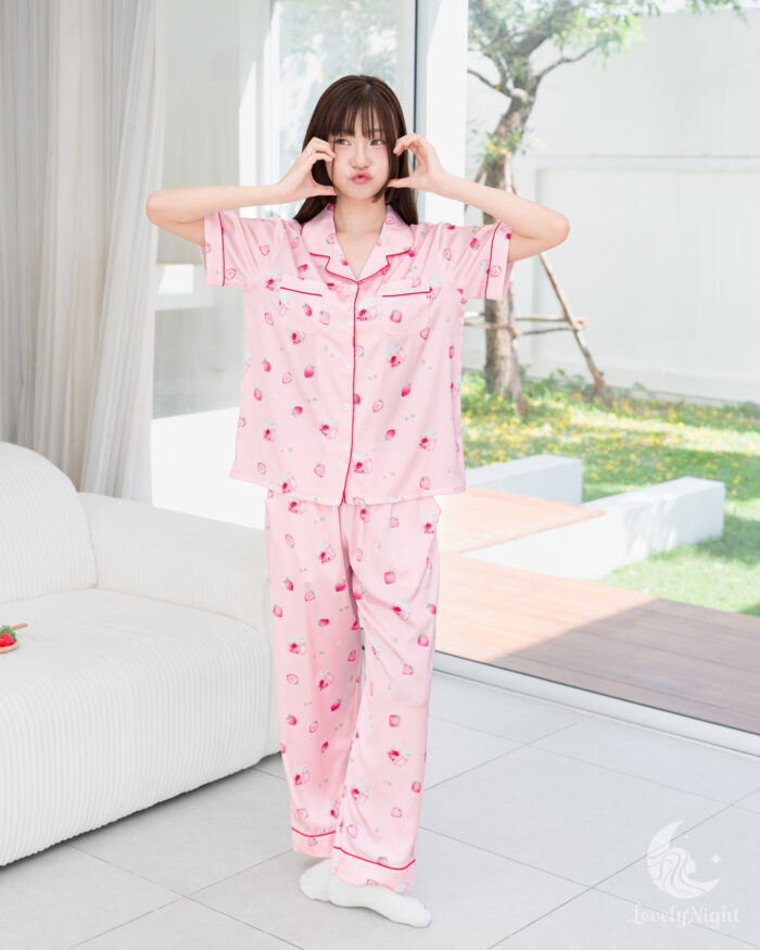 ชุดนอน LovelyNight แขนสั้น-ขายาว Strawberry Milk D11