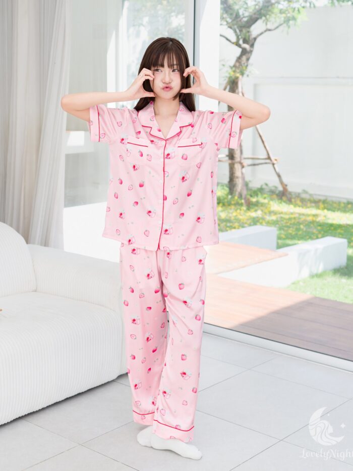 ชุดนอน LovelyNight แขนสั้น-ขายาว Strawberry Milk D11